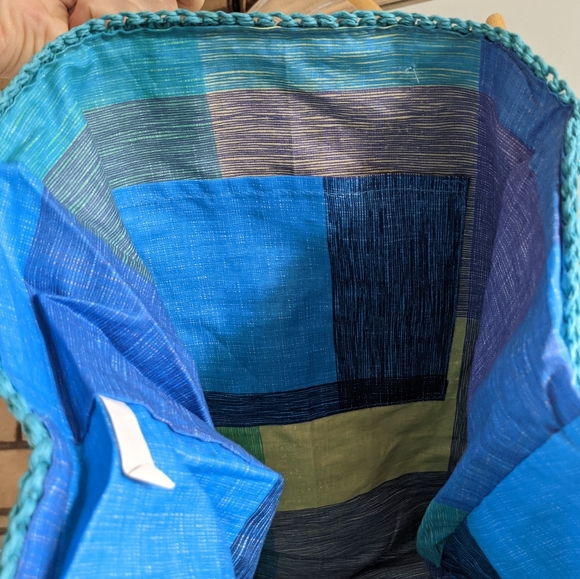 90s Crochet Tote - Picture 3 of 4
